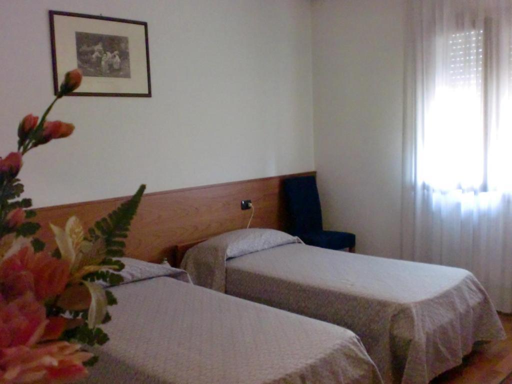 Rometta Hotel Cittadella Szoba fotó